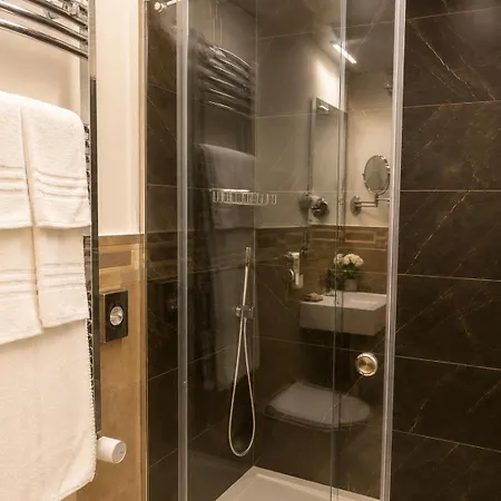 Diana Hotel 3*
